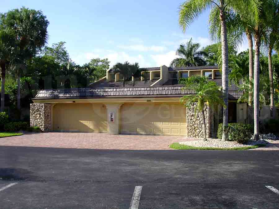 Bears Paw Villas Attached Garages